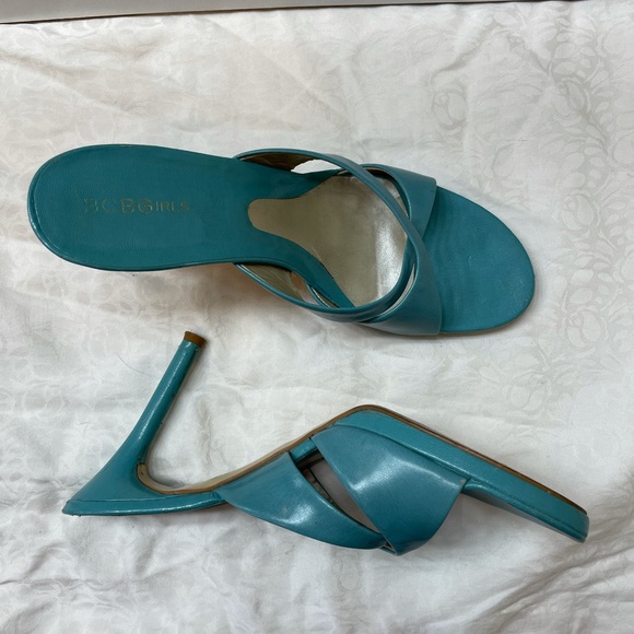 BCBG MaxAzria teal leather slip on open toe 4”heel - Picture 2 of 4